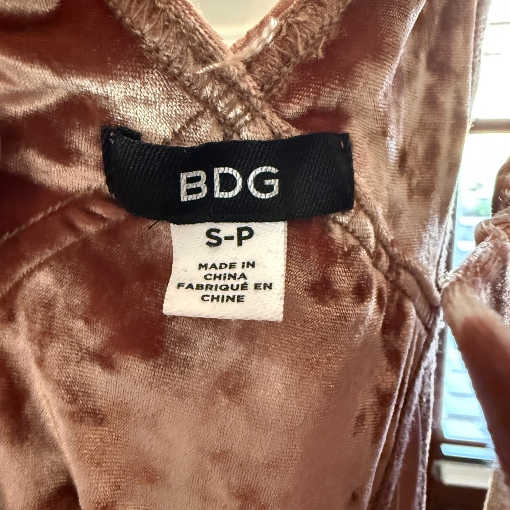 BDG NWOT Velvet Rose Colored Overalls - Picture 6 of 7
